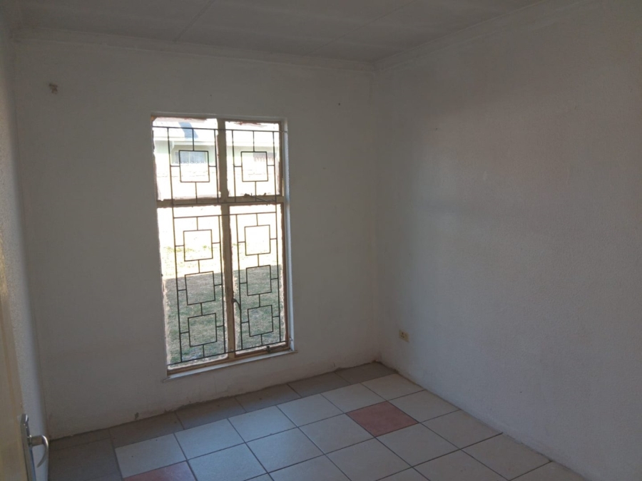  Bedroom Property for Sale in Spruit View Gauteng