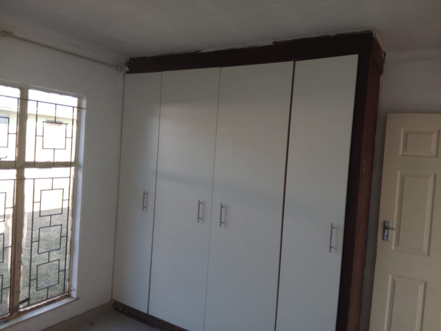 Bedroom Property for Sale in Spruit View Gauteng