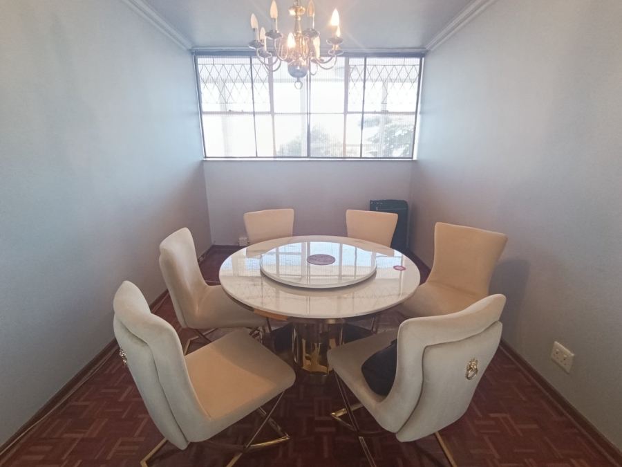 To Let 2 Bedroom Property for Rent in Dunkeld West Gauteng