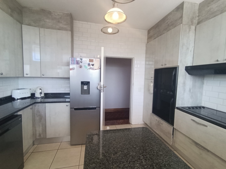 To Let 2 Bedroom Property for Rent in Dunkeld West Gauteng