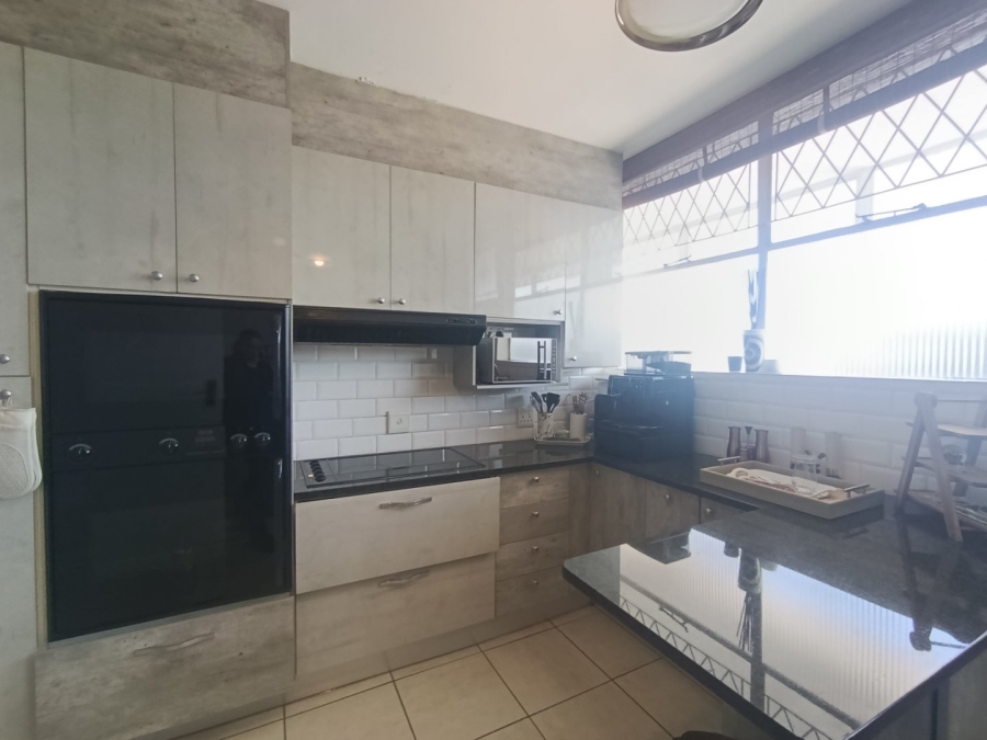 To Let 2 Bedroom Property for Rent in Dunkeld West Gauteng