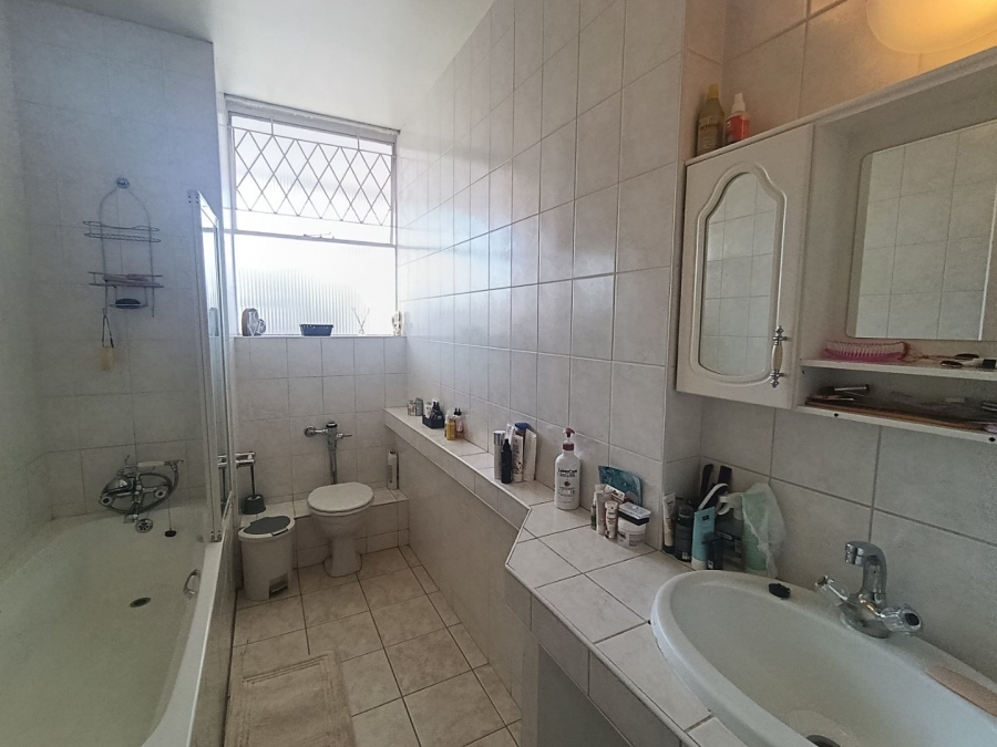 To Let 2 Bedroom Property for Rent in Dunkeld West Gauteng