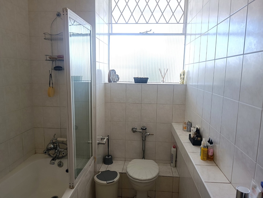 To Let 2 Bedroom Property for Rent in Dunkeld West Gauteng