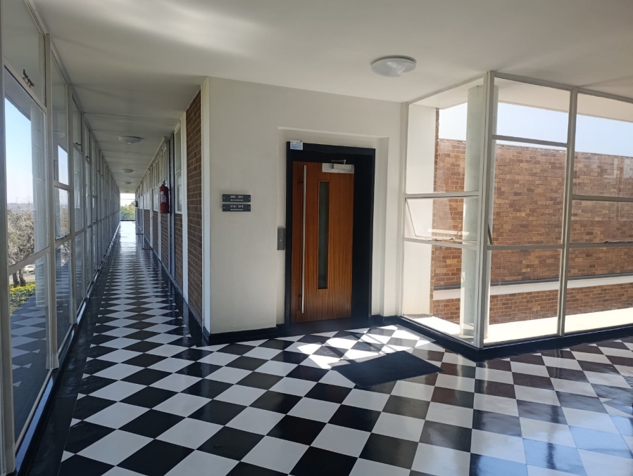To Let 2 Bedroom Property for Rent in Dunkeld West Gauteng