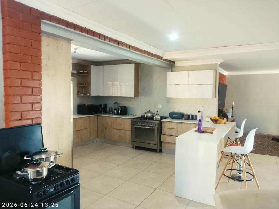 1 Bedroom Property for Sale in Heuweloord Gauteng