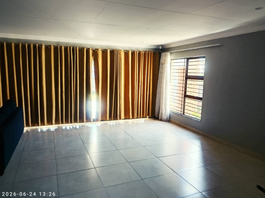 1 Bedroom Property for Sale in Heuweloord Gauteng