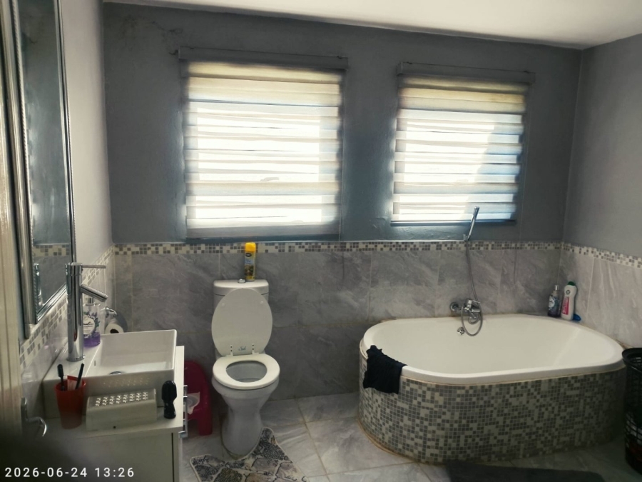 1 Bedroom Property for Sale in Heuweloord Gauteng