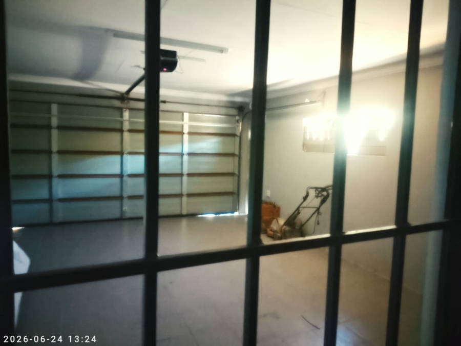 1 Bedroom Property for Sale in Heuweloord Gauteng