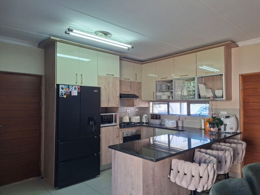 3 Bedroom Property for Sale in Thatchfield Estate Gauteng