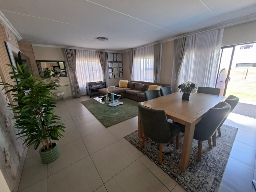 3 Bedroom Property for Sale in Thatchfield Estate Gauteng