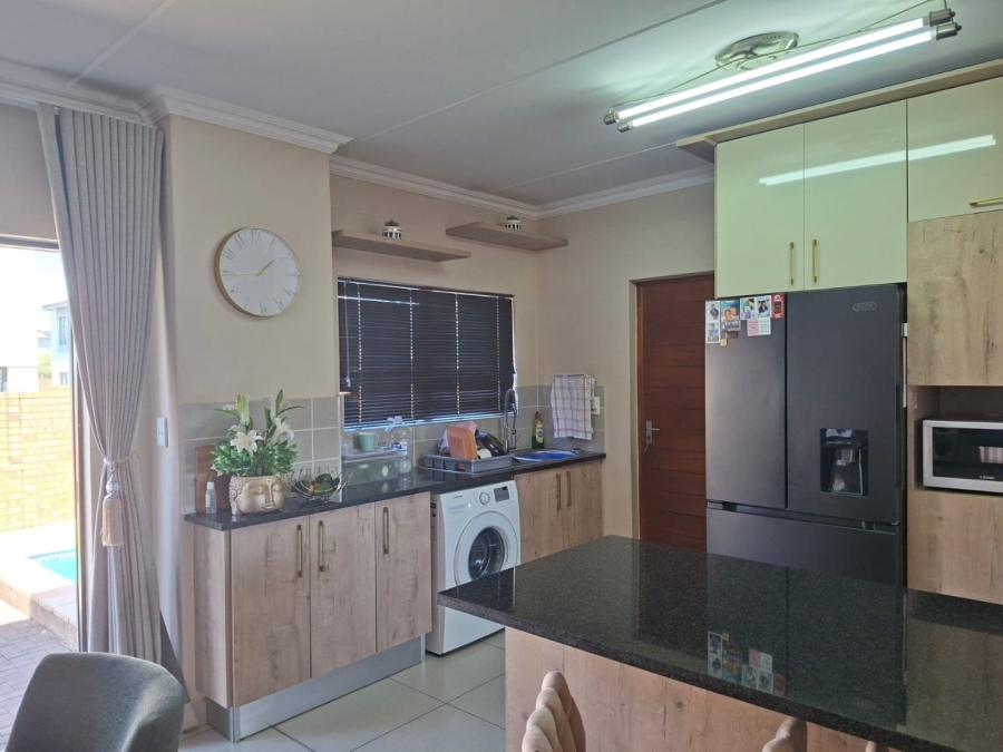 3 Bedroom Property for Sale in Thatchfield Estate Gauteng