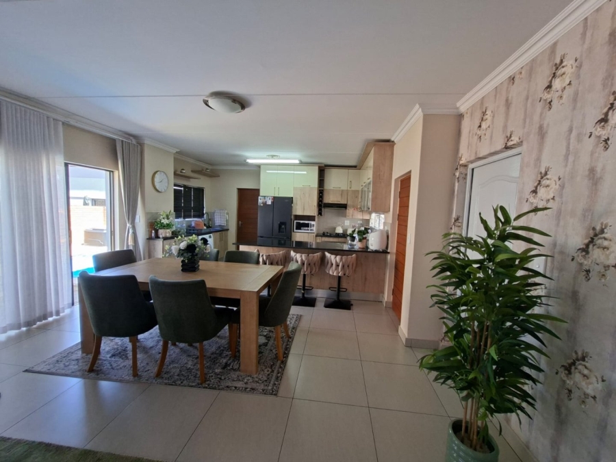 3 Bedroom Property for Sale in Thatchfield Estate Gauteng