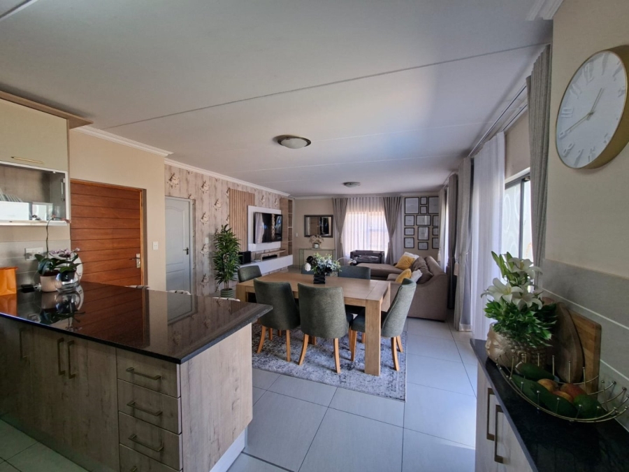 3 Bedroom Property for Sale in Thatchfield Estate Gauteng
