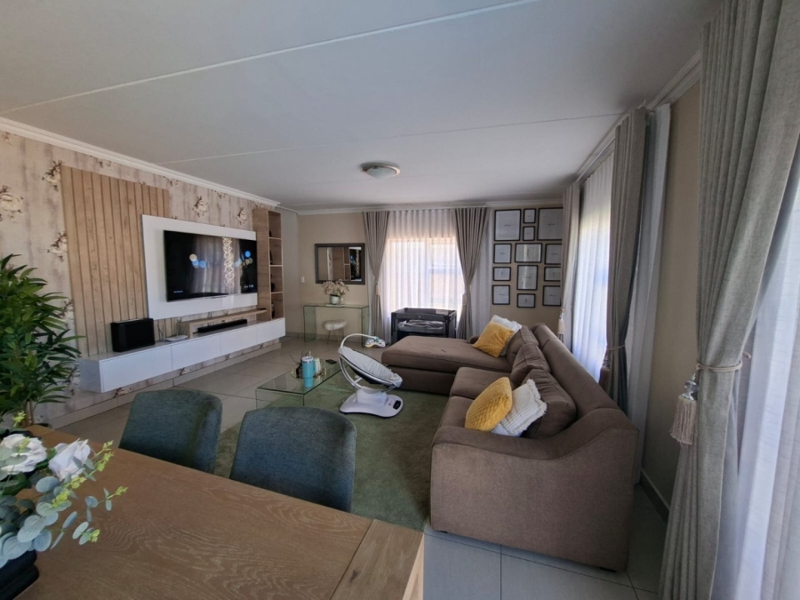 3 Bedroom Property for Sale in Thatchfield Estate Gauteng