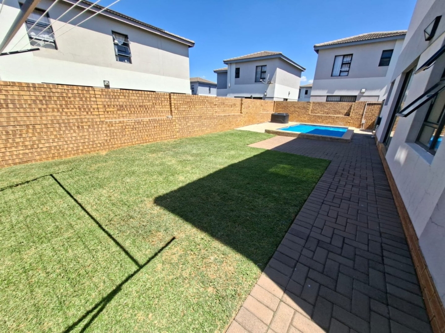 3 Bedroom Property for Sale in Thatchfield Estate Gauteng