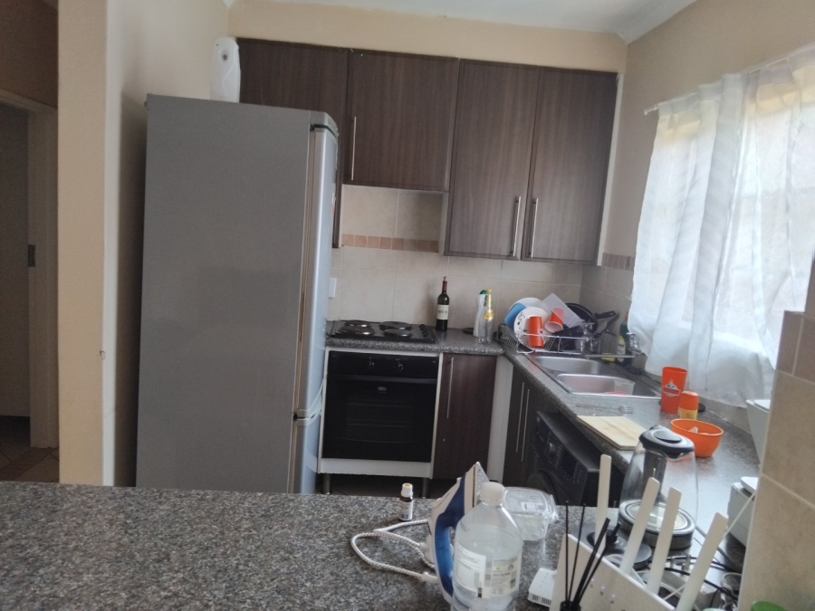 2 Bedroom Property for Sale in Monavoni Gauteng
