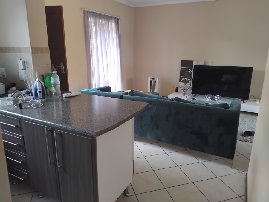 2 Bedroom Property for Sale in Monavoni Gauteng