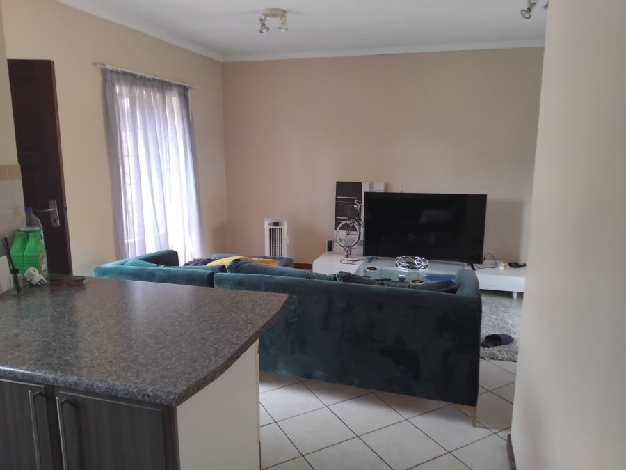 2 Bedroom Property for Sale in Monavoni Gauteng