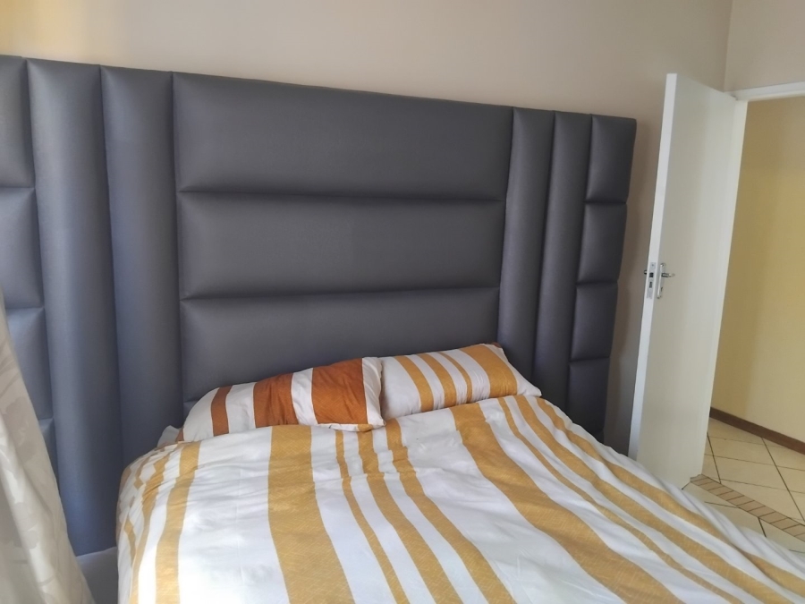 2 Bedroom Property for Sale in Monavoni Gauteng