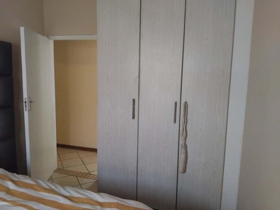 2 Bedroom Property for Sale in Monavoni Gauteng