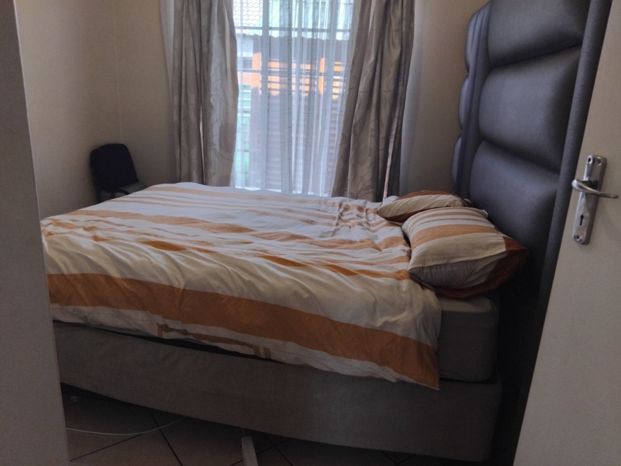 2 Bedroom Property for Sale in Monavoni Gauteng