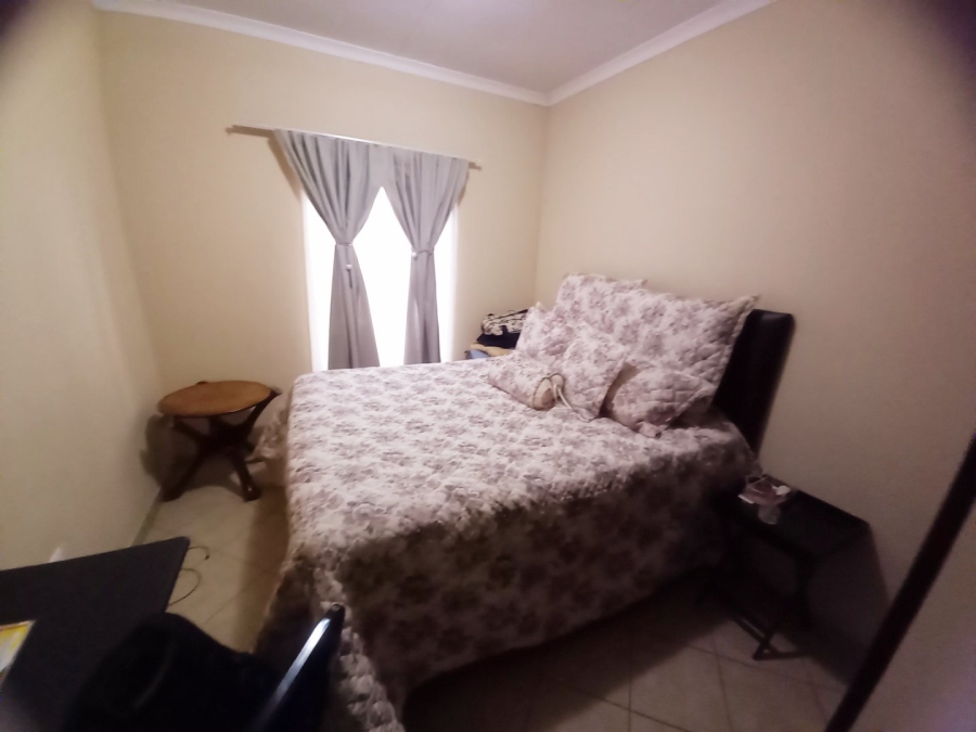 2 Bedroom Property for Sale in Olievenhoutbosch Gauteng