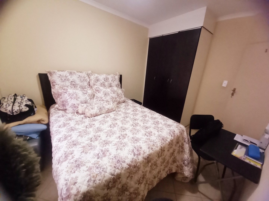 2 Bedroom Property for Sale in Olievenhoutbosch Gauteng