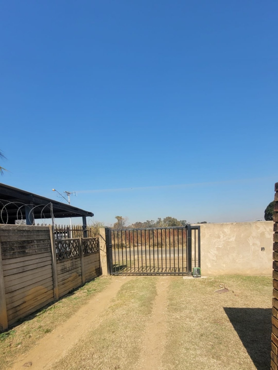 To Let Commercial Property for Rent in Jan Niemand Park Gauteng