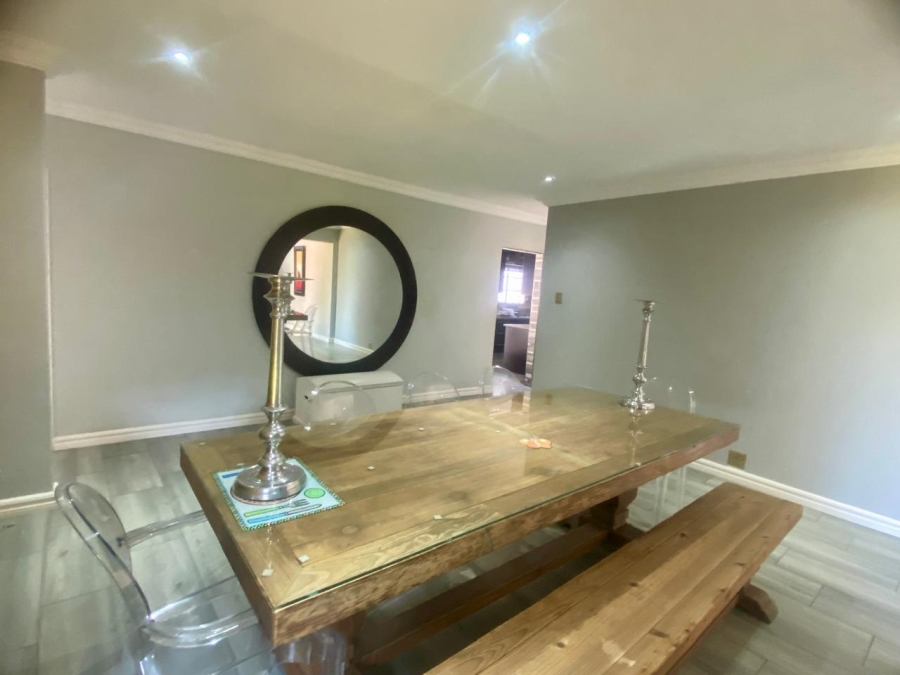 3 Bedroom Property for Sale in Faerie Glen Gauteng