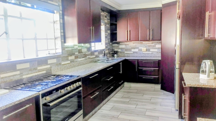 3 Bedroom Property for Sale in Faerie Glen Gauteng