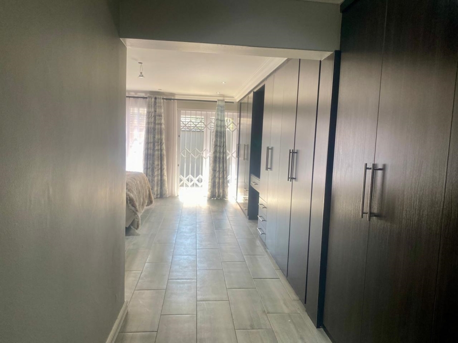 3 Bedroom Property for Sale in Faerie Glen Gauteng