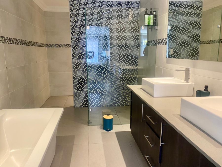 3 Bedroom Property for Sale in Faerie Glen Gauteng