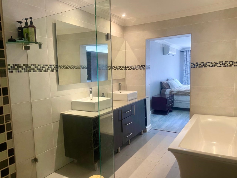 3 Bedroom Property for Sale in Faerie Glen Gauteng