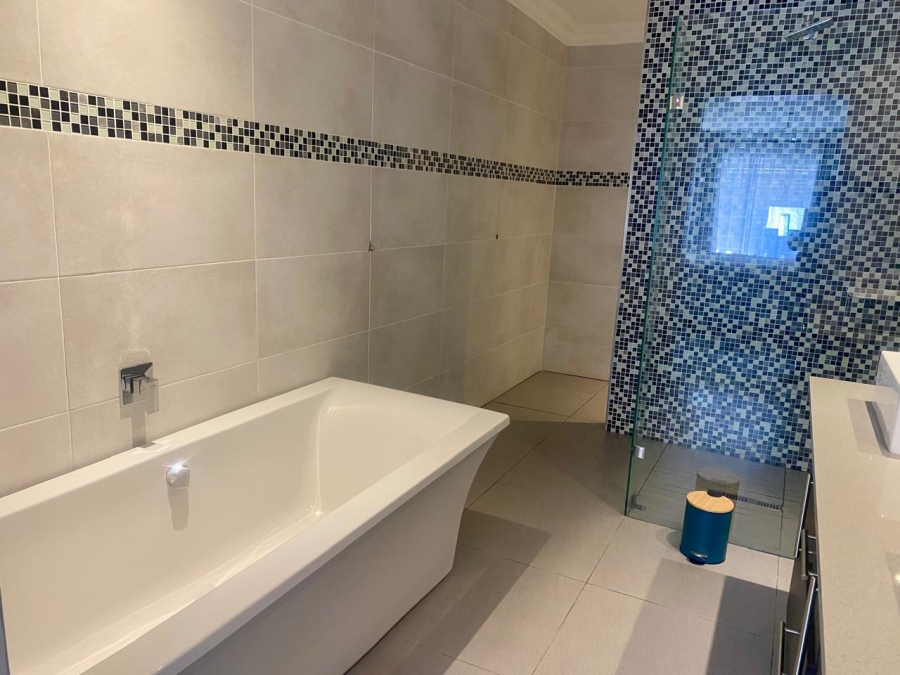 3 Bedroom Property for Sale in Faerie Glen Gauteng