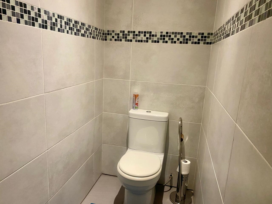 3 Bedroom Property for Sale in Faerie Glen Gauteng