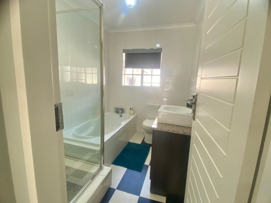 3 Bedroom Property for Sale in Faerie Glen Gauteng
