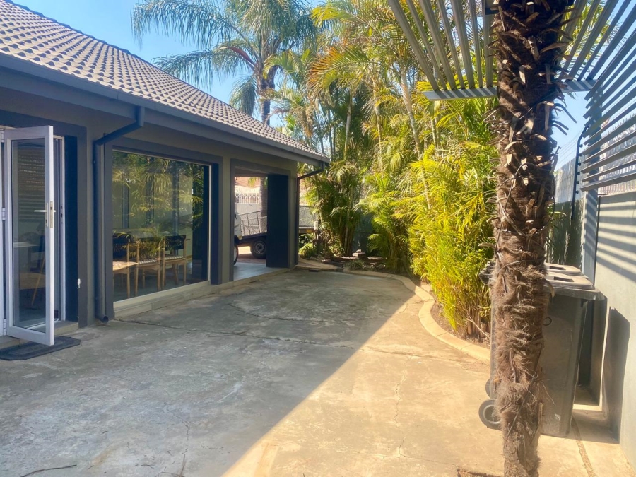 3 Bedroom Property for Sale in Faerie Glen Gauteng