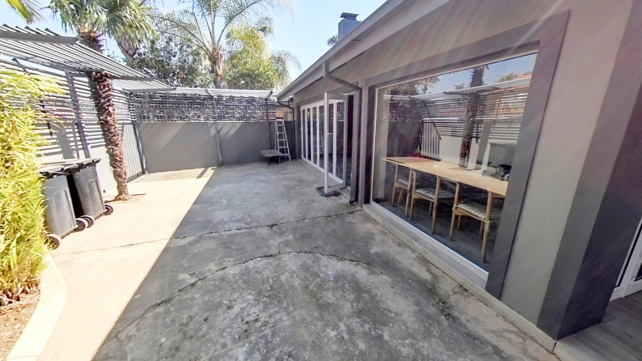 3 Bedroom Property for Sale in Faerie Glen Gauteng