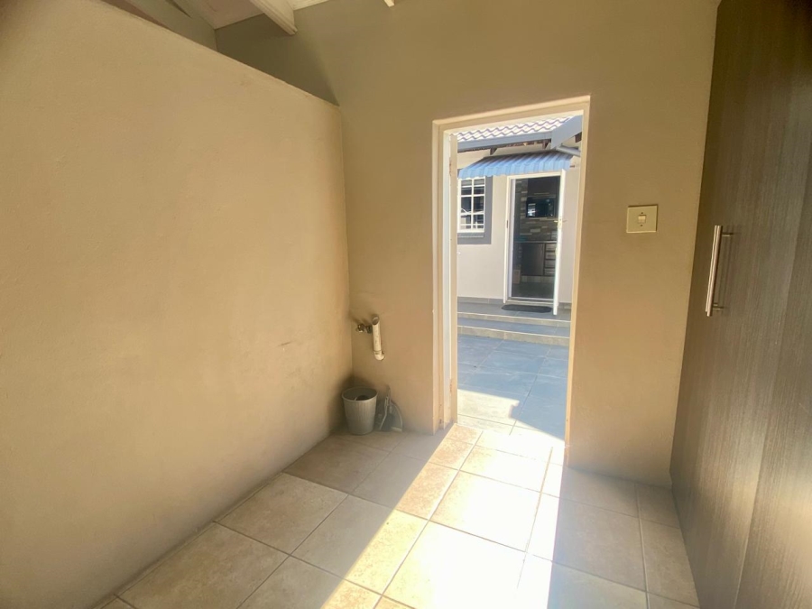 3 Bedroom Property for Sale in Faerie Glen Gauteng