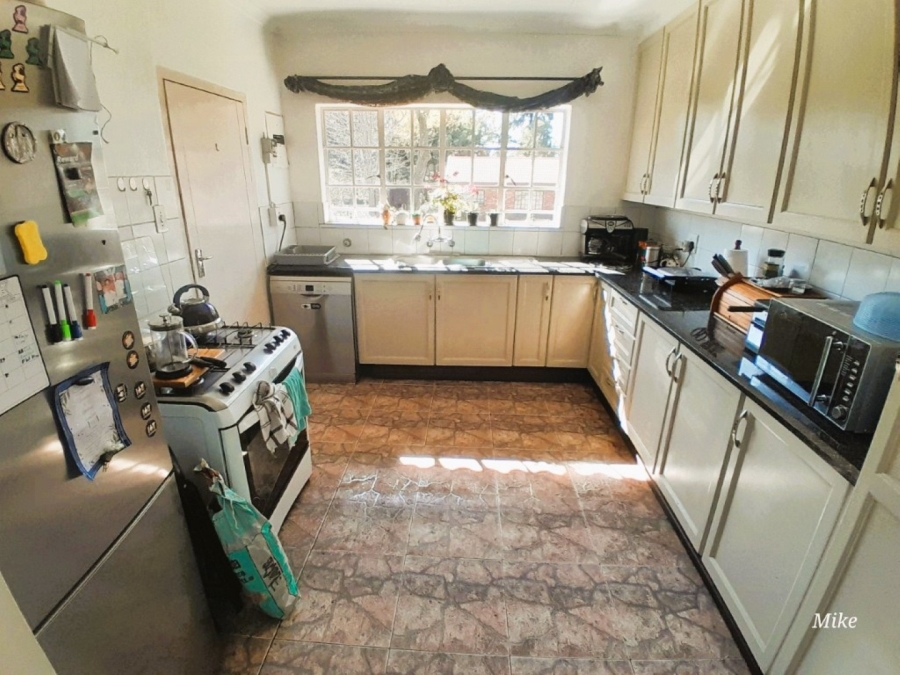 To Let 2 Bedroom Property for Rent in Glen Austin Gauteng