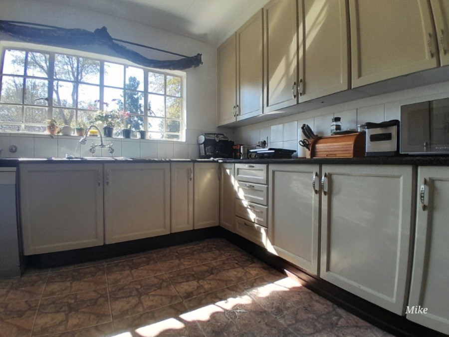 To Let 2 Bedroom Property for Rent in Glen Austin Gauteng