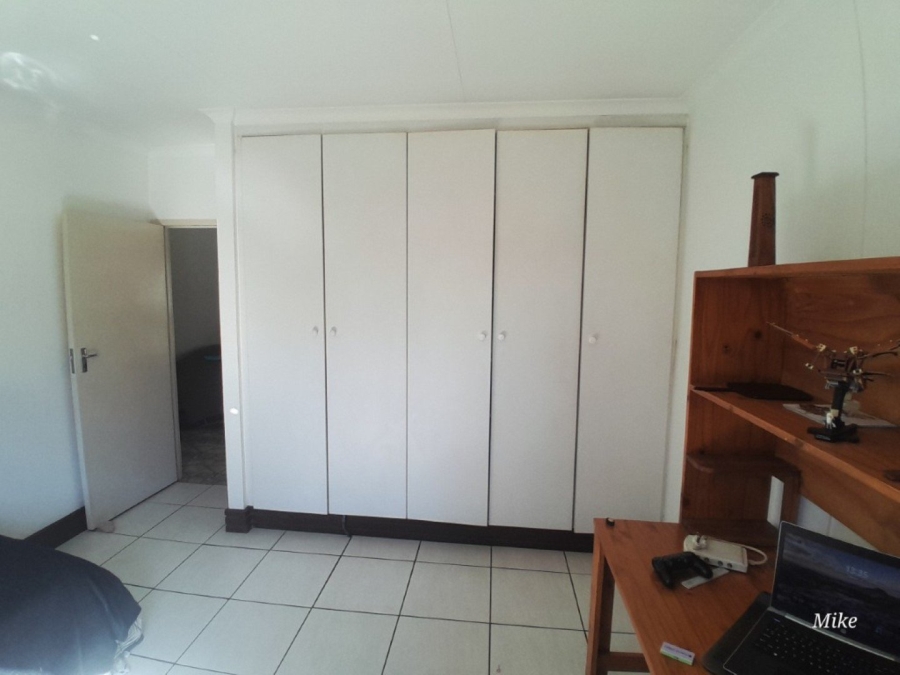 To Let 2 Bedroom Property for Rent in Glen Austin Gauteng