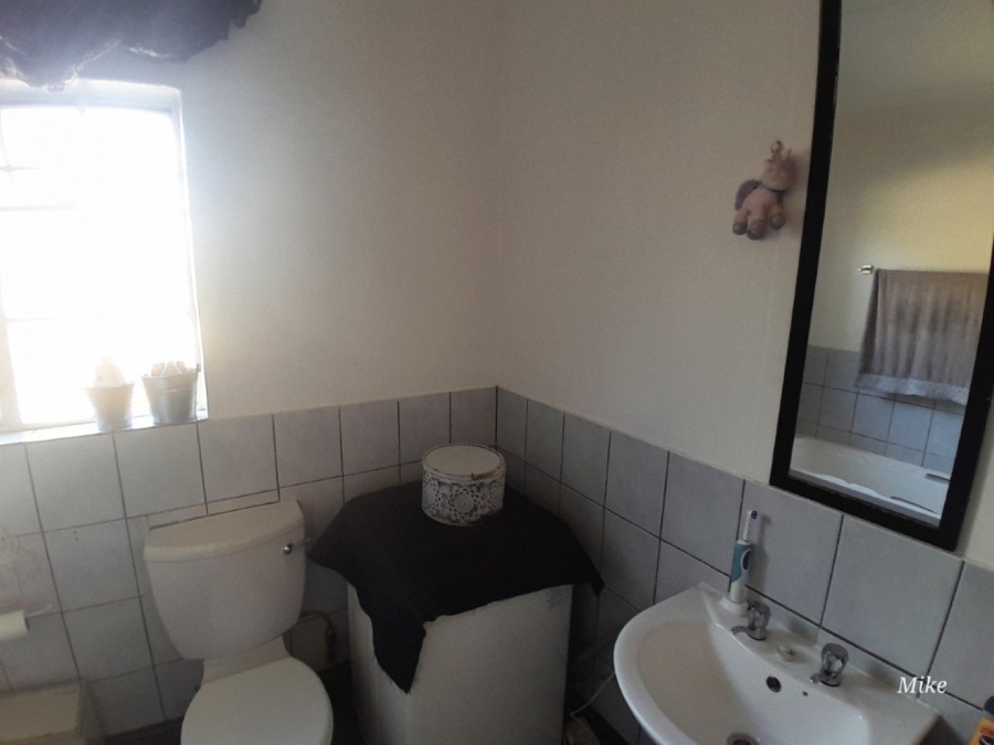To Let 2 Bedroom Property for Rent in Glen Austin Gauteng