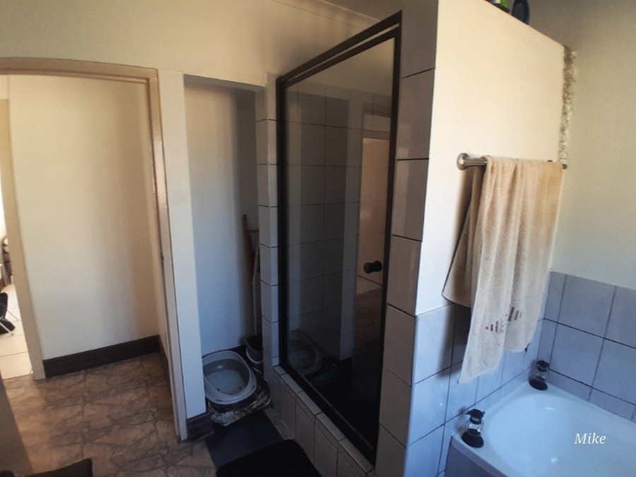 To Let 2 Bedroom Property for Rent in Glen Austin Gauteng