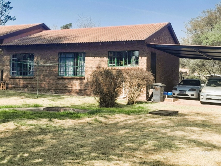 To Let 2 Bedroom Property for Rent in Glen Austin Gauteng