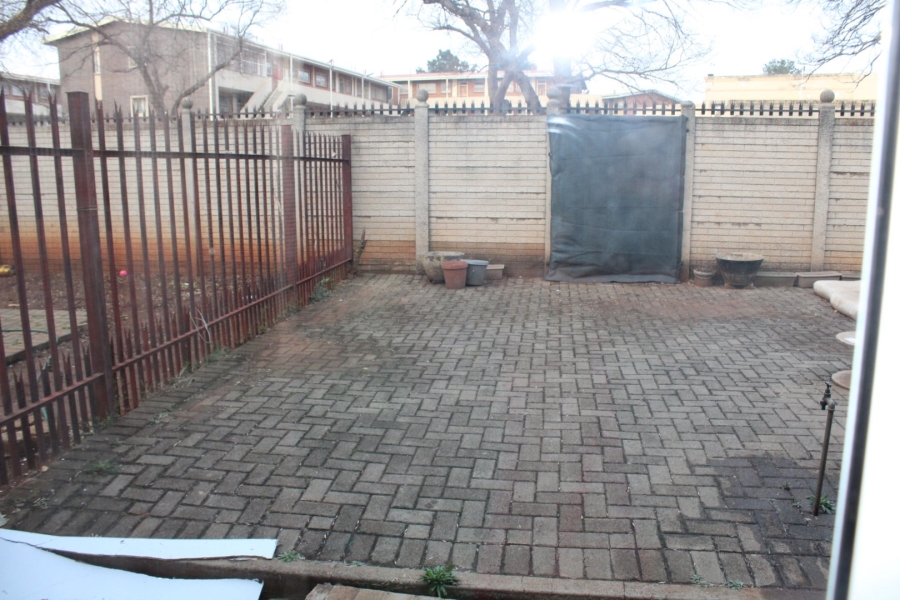 1 Bedroom Property for Sale in Vanderbijlpark CW 3 Gauteng