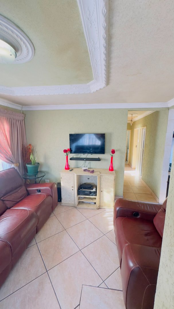 3 Bedroom Property for Sale in Soshanguve UU Gauteng