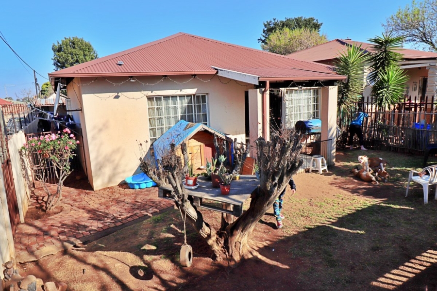 6 Bedroom Property for Sale in Primrose Gauteng