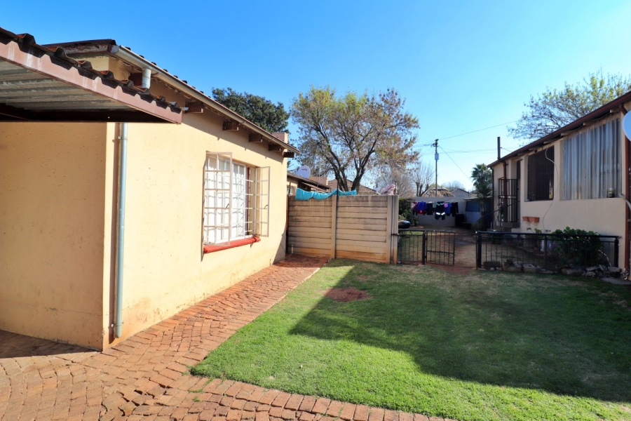 6 Bedroom Property for Sale in Primrose Gauteng