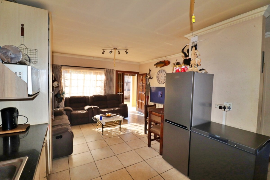 6 Bedroom Property for Sale in Primrose Gauteng